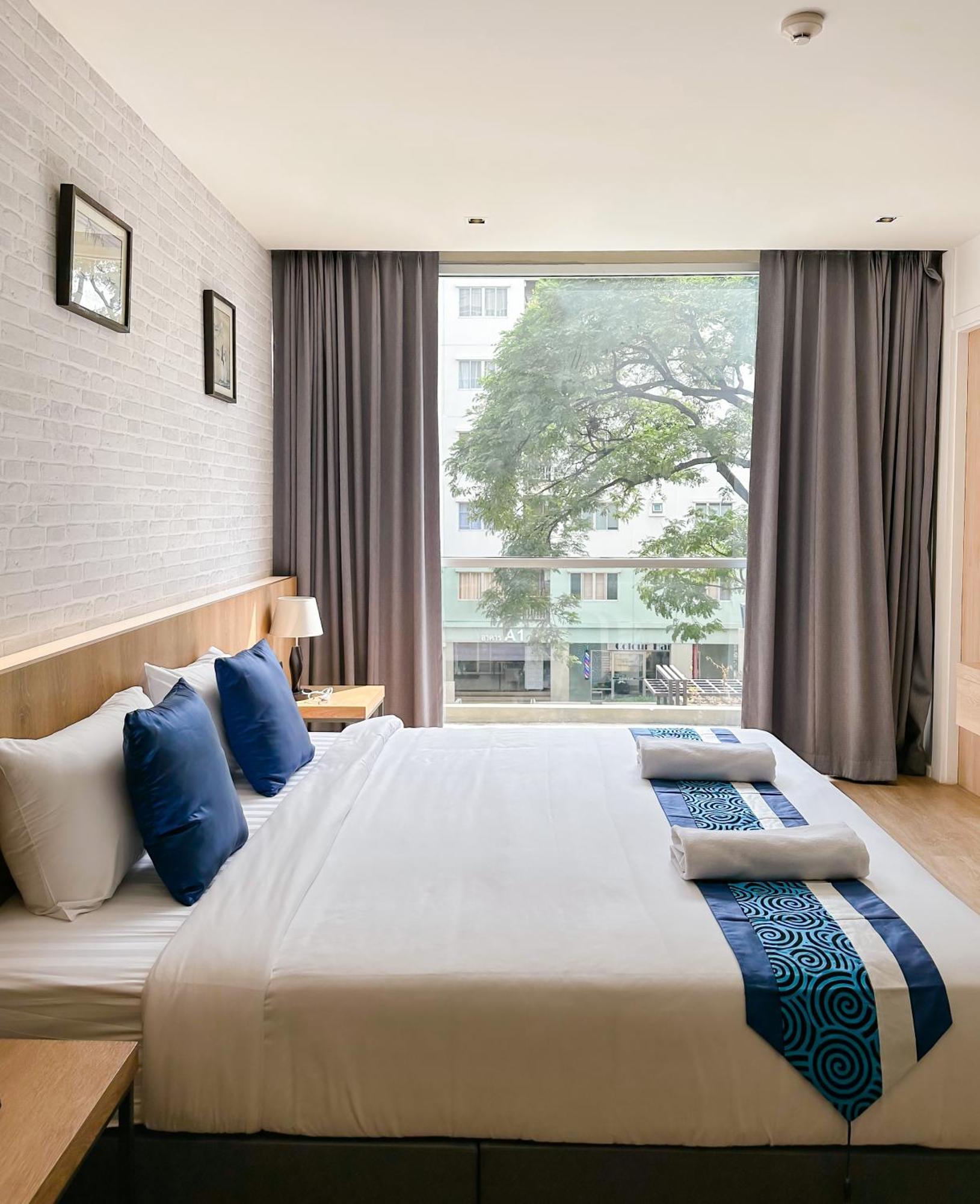 B Stay Hotel Bangkok Exterior photo